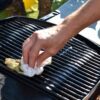 Como limpar a grelha do churrasco